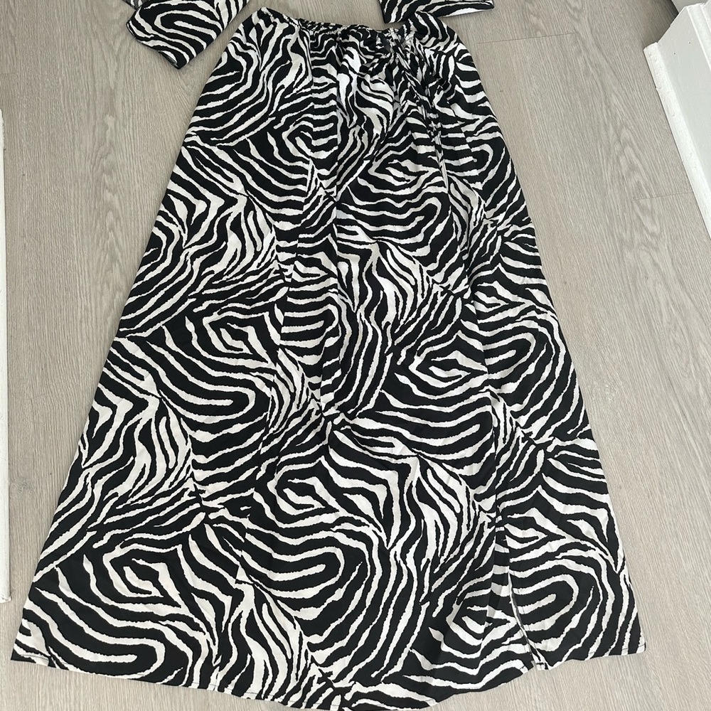 Beach wear, cover up